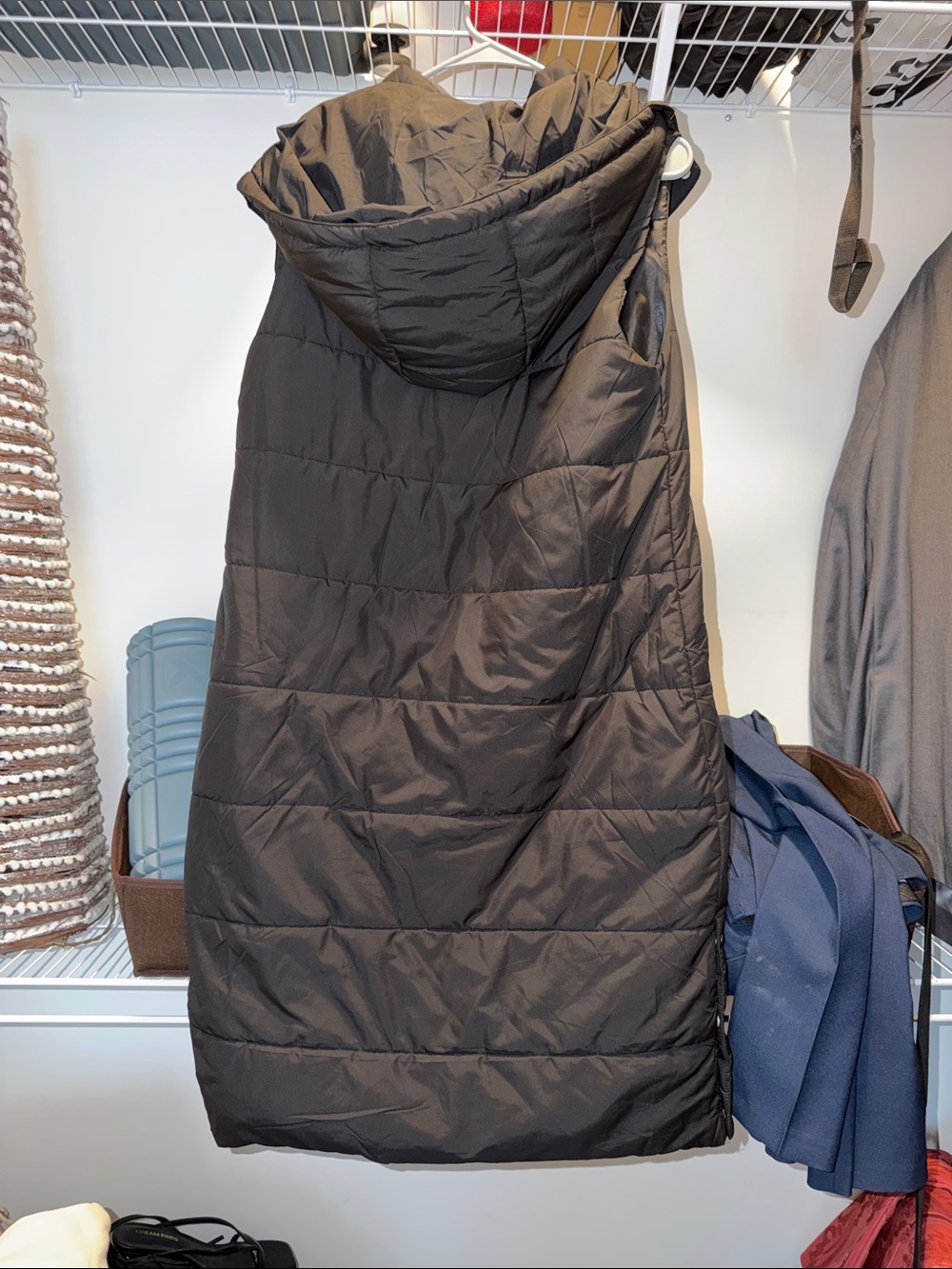 Long Quilted Puffer Vest Jacket - Black - Picture 3 of 3